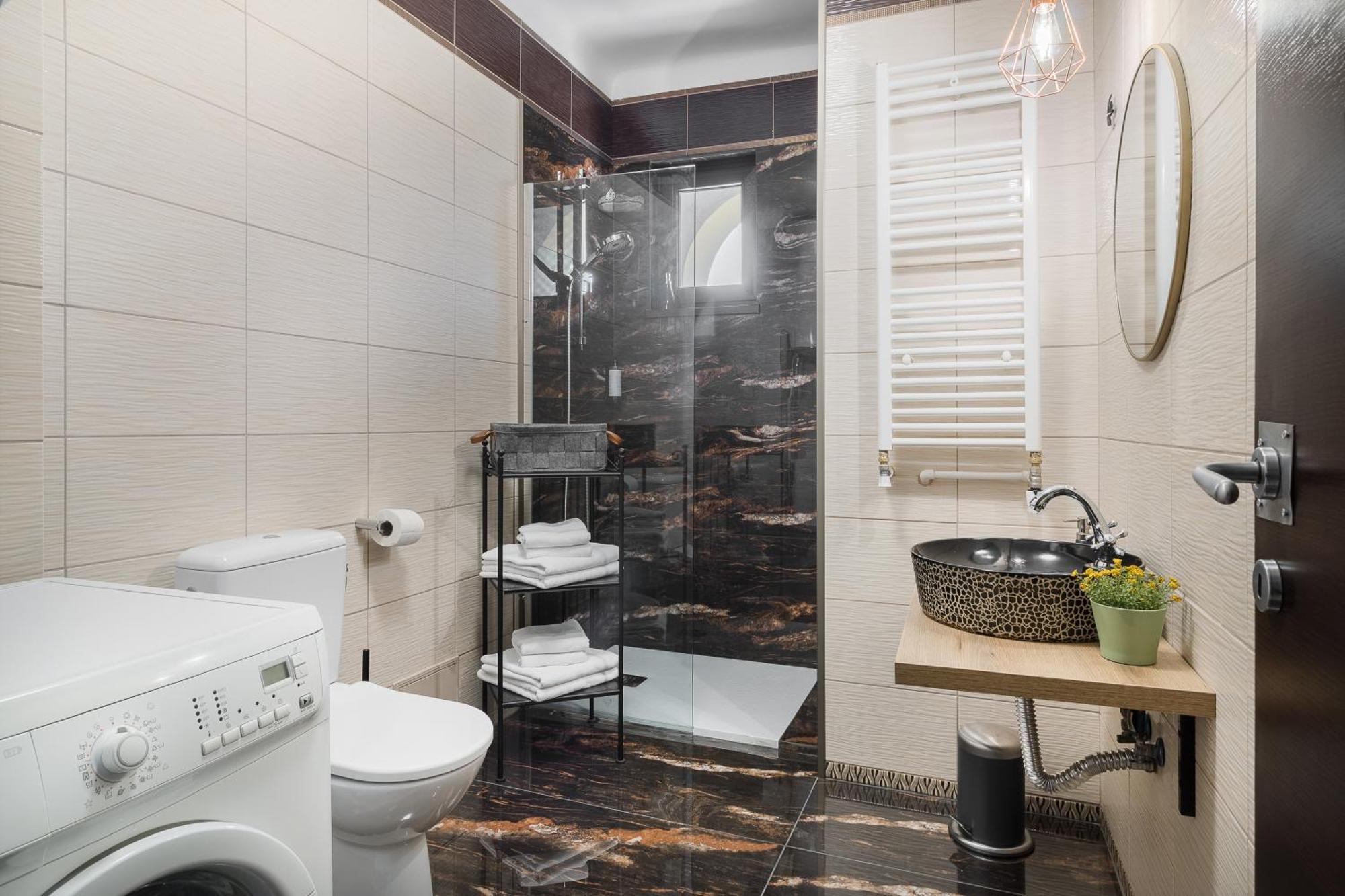 Moonlight Central Apartments Орадя Экстерьер фото