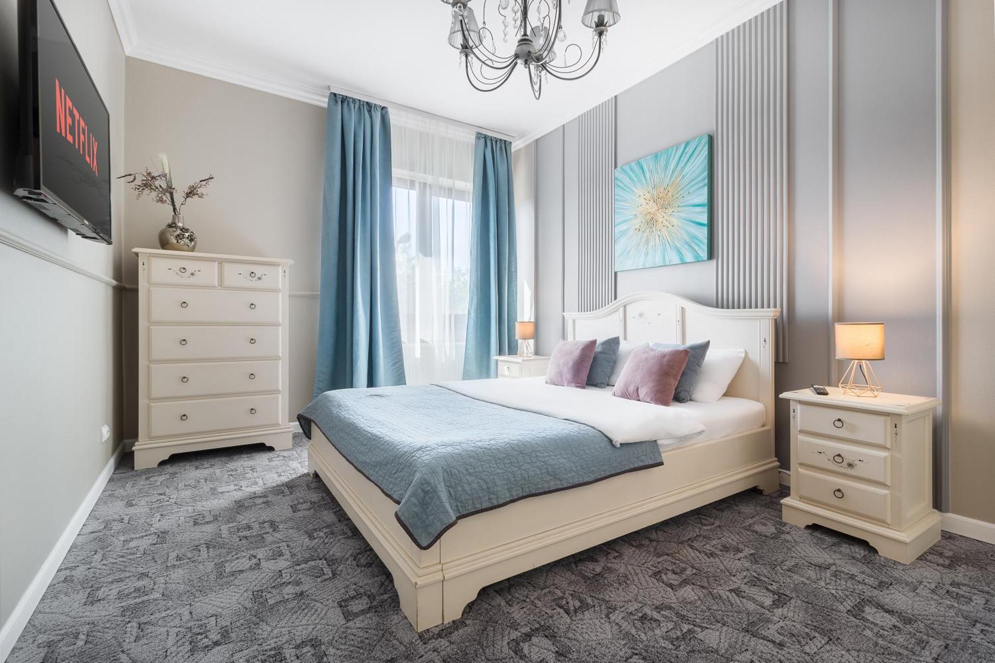 Moonlight Central Apartments Орадя Экстерьер фото