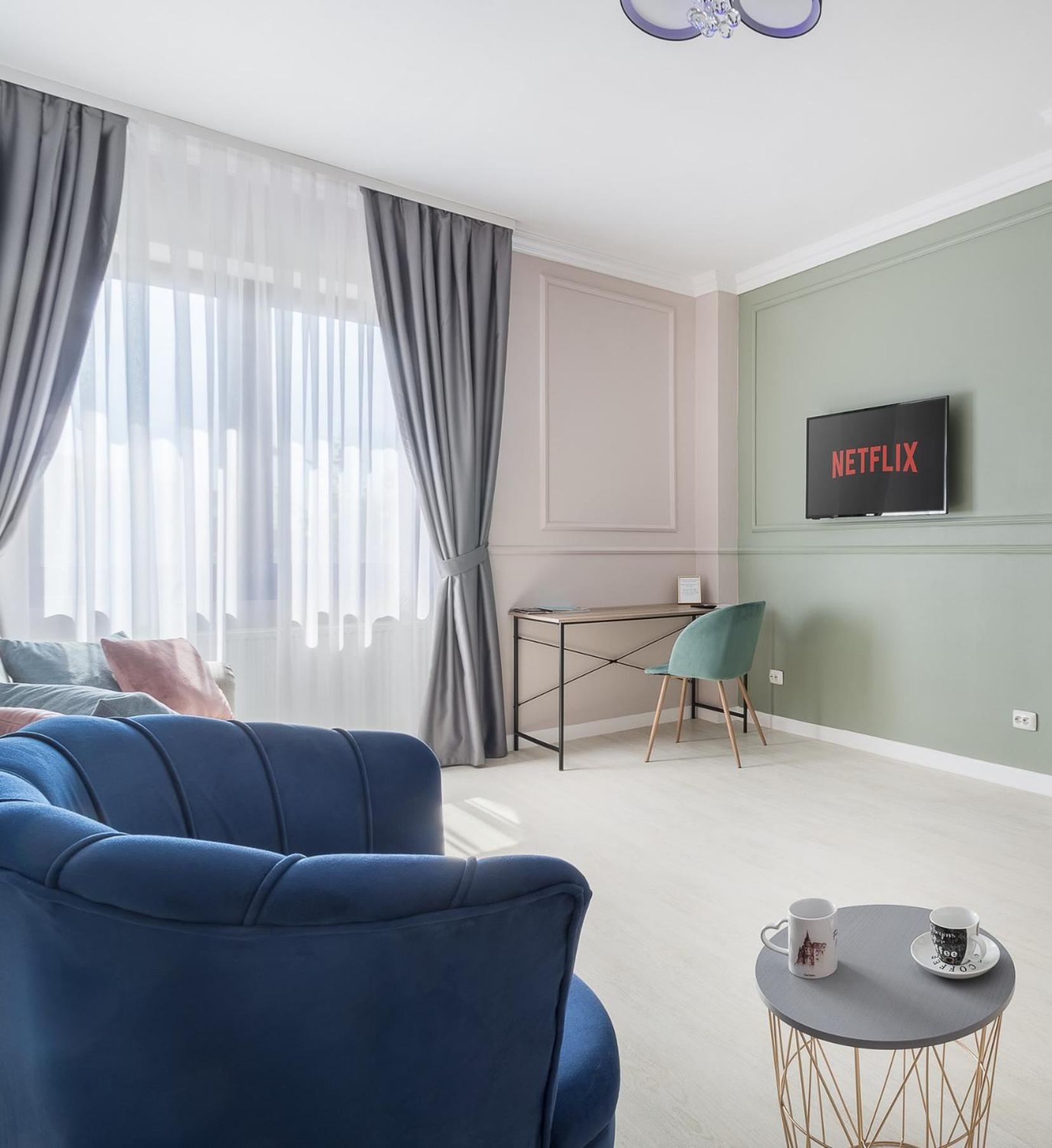 Moonlight Central Apartments Орадя Экстерьер фото